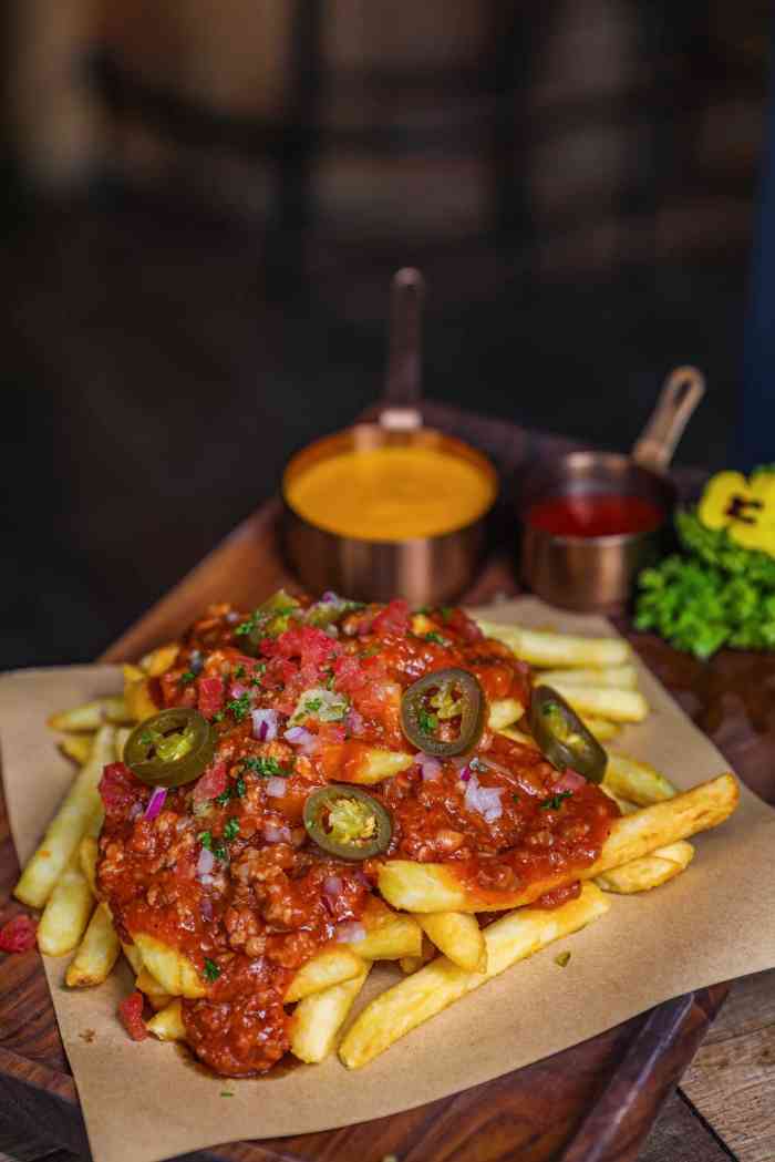 24k runch 澳式餐吧-"[薄荷]环境:我们去的那天是11点多 店.