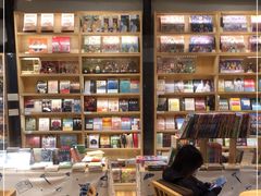 -猫的天空之城概念书店(杭州南宋御街店)