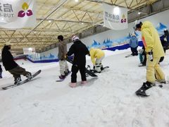 -乔波室内滑雪场