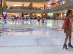 -冰堡国际溜冰场(观澜湖新城MHMALL店)