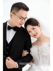 -雪中彩影婚纱摄影·微光艺术中心