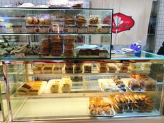 -白玉兰食品甜凤店(合生汇店)