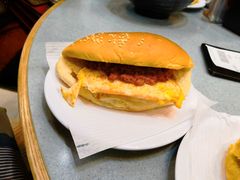 招牌咸牛肉芝士猪仔包-华嫂冰室(尖沙咀店)