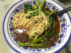 -渝之汇牛肉豌杂面