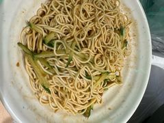 -肥肥虾庄·金牌油焖大虾(首义路店)