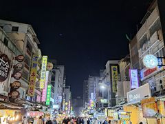-六合夜市