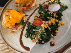 烟熏三文鱼班尼迪蛋-白鸟珈琲White Bird Cafe(南京西路店)