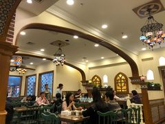 大堂-清真·玛丽亚新疆菜主题餐厅(浙江中路店)