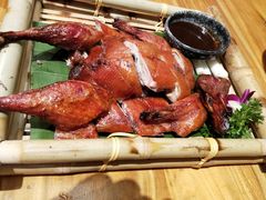 -老滇山寨•云南特色菜•地方菜•民族风情歌舞表演(金碧店)