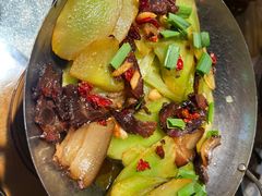 腊肉炖莴笋-旺钵·夷望溪·20年常德手作土钵菜(马栏山创始店)