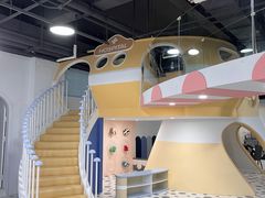 -蓝鲸奇亲子游泳俱乐部