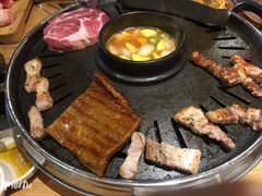 -江南猪肉商会无限续吃(弘大店)