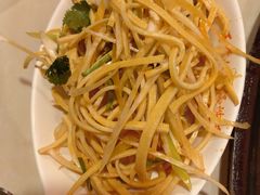 -王老六铁锅炖鱼(华阳路店)