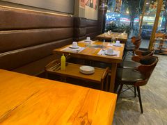 卡座-唯成•韩国炭火烤肉 유성고기