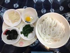 -桥香园过桥米线(国贸店)