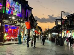 -吴山路夜市
