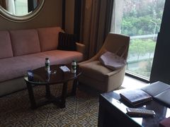 高级客房一角-济南喜来登酒店