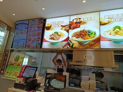 -小杨生煎(金山百联购物中心3楼店)