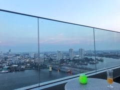 -阿瓦尼河滨曼谷酒店