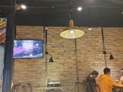 大堂-何师烧烤·香辣蟹·川菜·30年老品牌(太古里旗舰店)