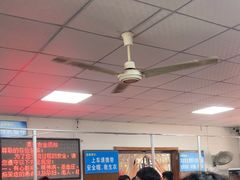 -安吉龙王山峡谷漂流