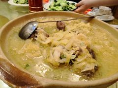 砂锅大骨头酸菜-鹤乡东北菜(崮山路店)