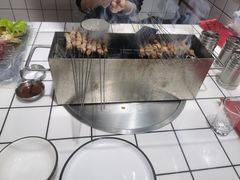 -喜悦小串丹东小黄牛海鲜烧烤大排档(民主广场店)