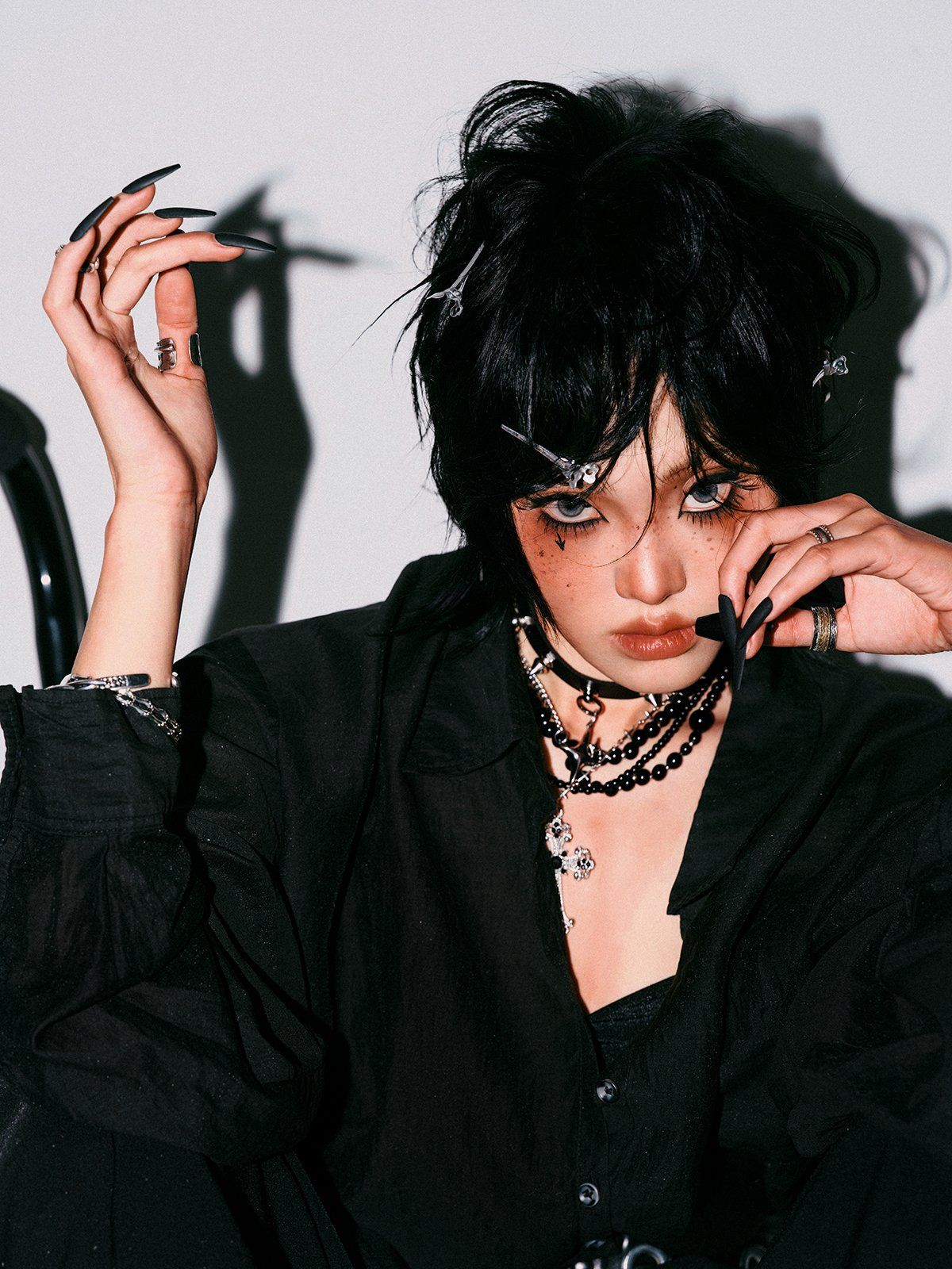 斯哈斯哈💥又酷又拽的朋克风辣妹写真