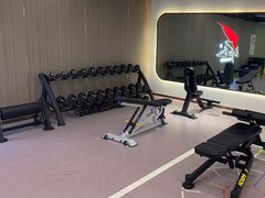 -英派斯健身旗舰店(海信国际中心馆)