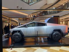 -TESLA 特斯拉(上海太古汇体验店)