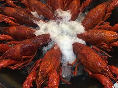 -虾弄弄海派小龙虾·牛羊蝎子火锅