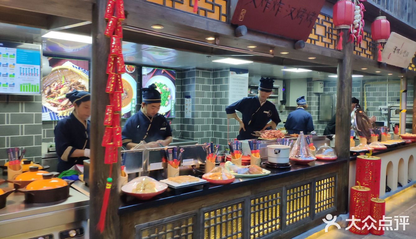 百步亭的店比较大，有2层，是新装修的