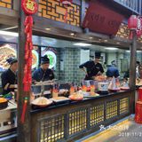 百步亭的店比较大，有2层，是新装修的