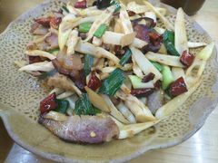 鲜笋炒腊肉-胖妈酸汤鱼(总店)