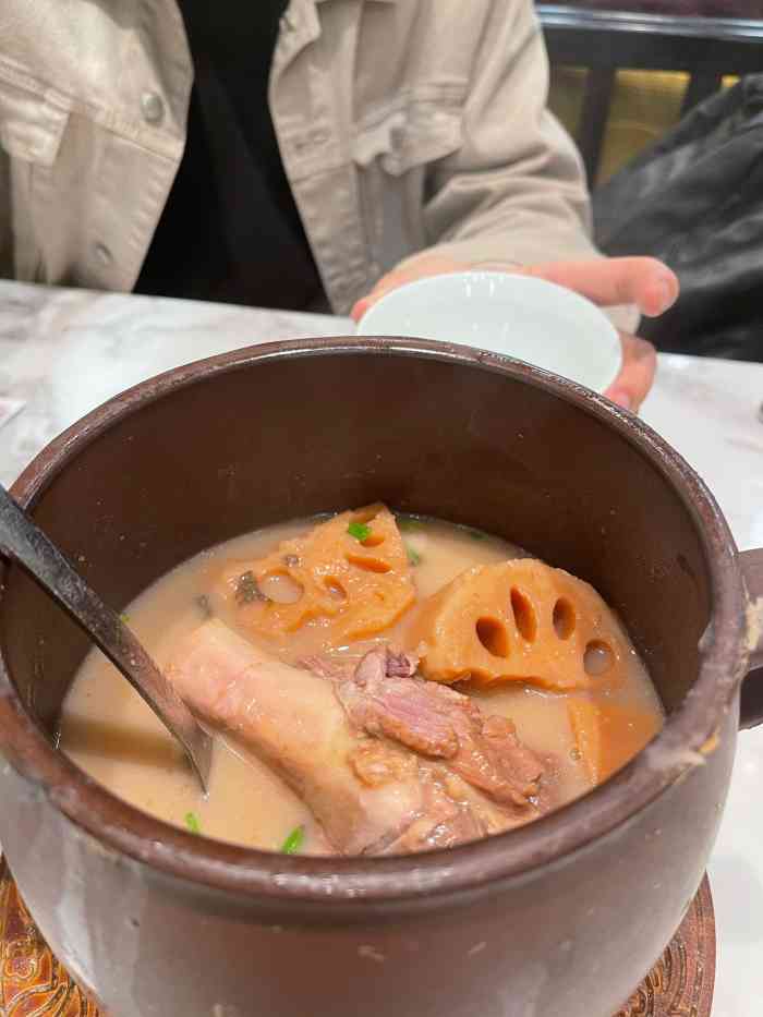 来菜·铫子煨藕(江汉路m 旗舰店)-"[薄荷]环境: 都说过吃饭的环境决定