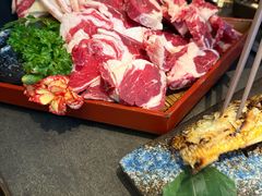 -铭牛烧肉·和牛海鲜自助(高新月牙湖店)