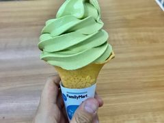 -全家便利店(莲花池东路店)