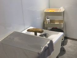 -LESSMORE科技头皮理容中心
