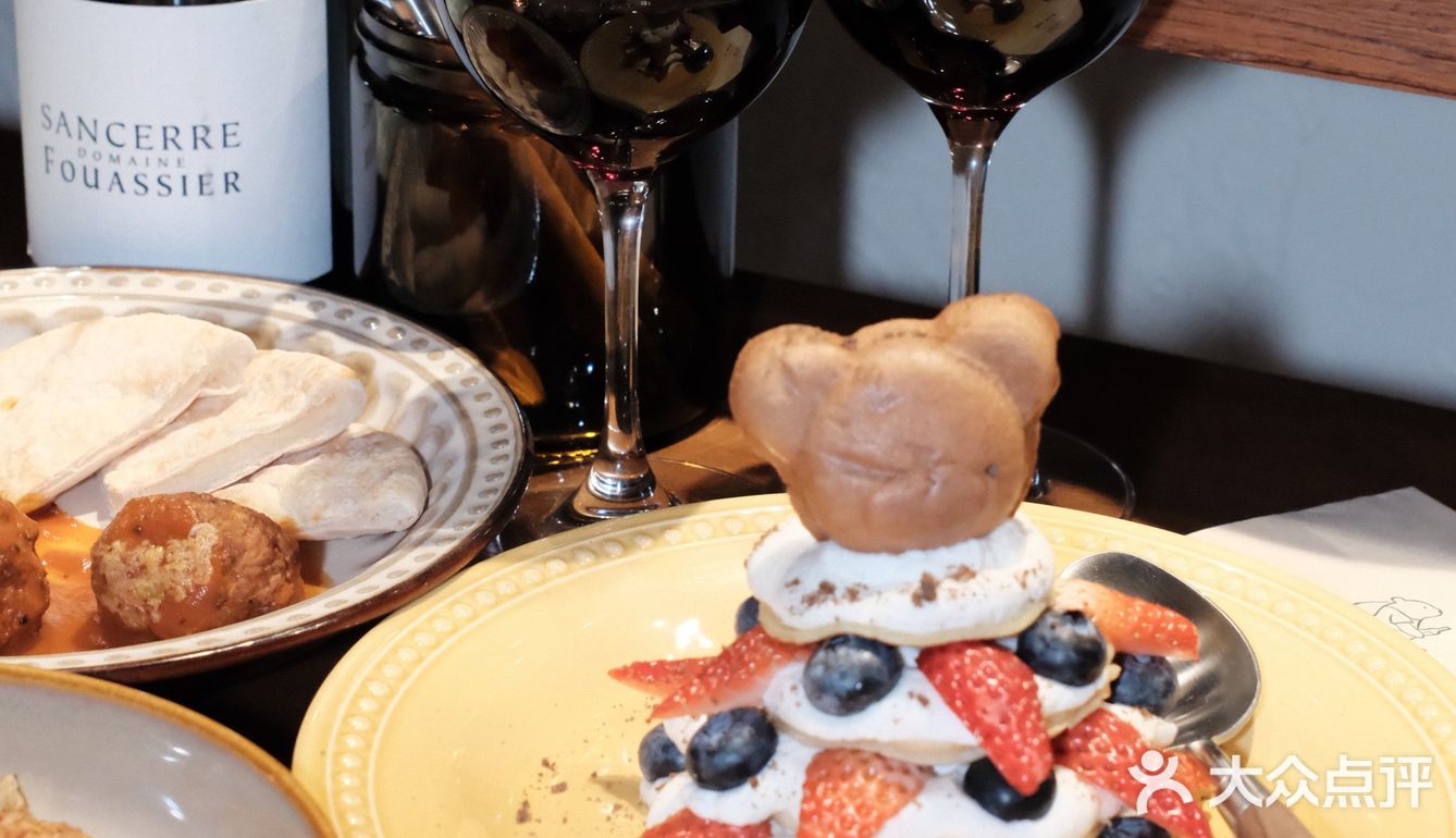 谁懂😅在小而美的bistro看了一晚上繁花