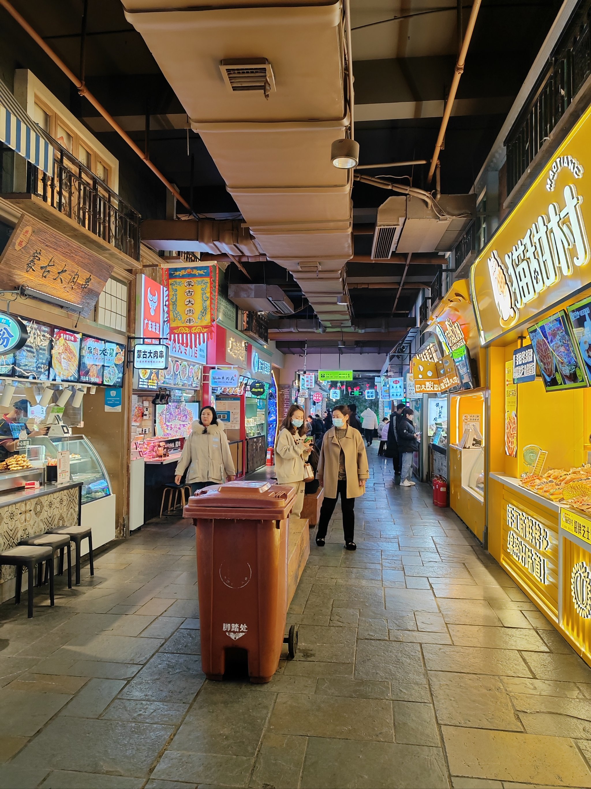 在大连西安路夜市逛吃逛吃