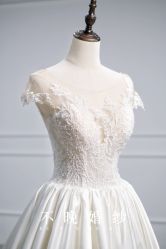 -不晚国际婚纱礼服