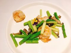 蟹味菇芦笋炒海虾球-Yan Ting 宴庭中餐厅(上海静安瑞吉酒店)