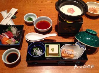 「道顿堀」  大众的吸引力都被沿街的商铺所吸引