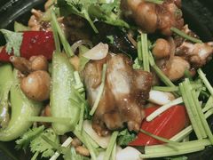 生啫三黄鸡煲-粤秀小厨·广式早茶(辽宁路店)