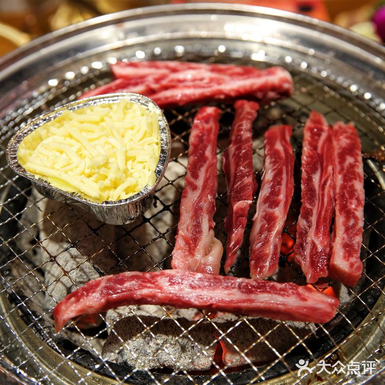 深圳探店｜排队1小时我在烤肉店吓到尖叫