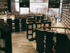 -钟书阁(群光广场店)