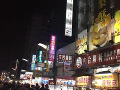 -六合夜市