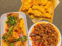 -爆炸头阿姨小四川正宗川味小吃(无任何分店)
