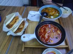 -碗主炭烧米线(交大二村店)