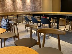 大堂-星巴克臻选(上海中环广场2F店)